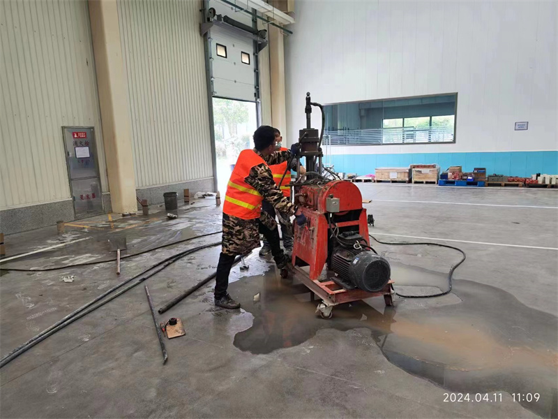 排湖风景区厂房地面下沉塌陷注浆加固施工